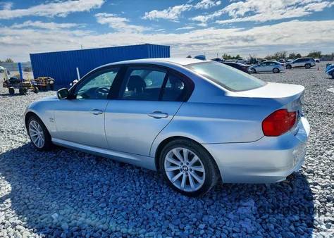 2011 BMW 328 Xi z USA, uszkodzony, nr VIN WBAPK7C51BF195886